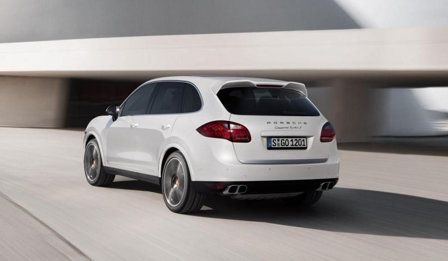  Porsche Cayenne Turbo S 2012 года  (фото 17 из 28)